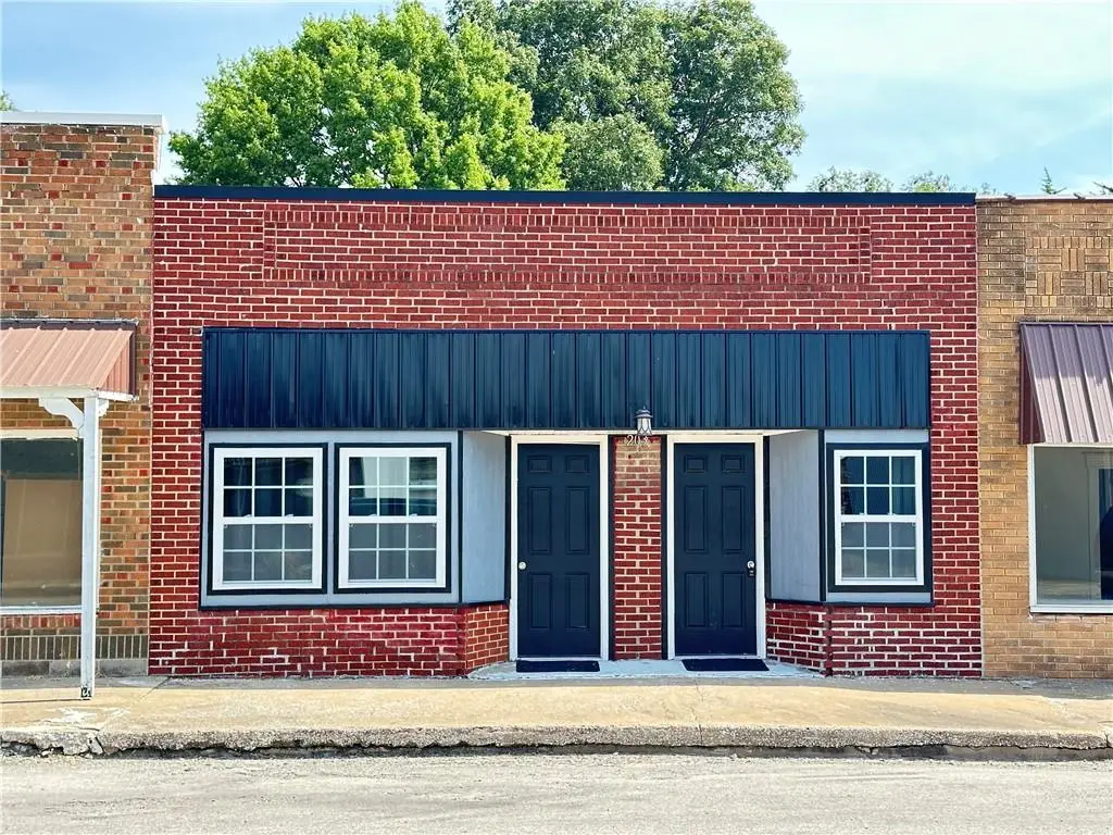 203 NE 2nd Street, Hardin, MO 64035 - #1
