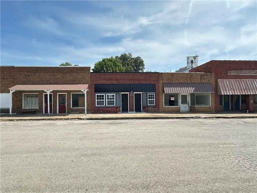 203 NE 2nd Street, Hardin, MO 64035 - #2