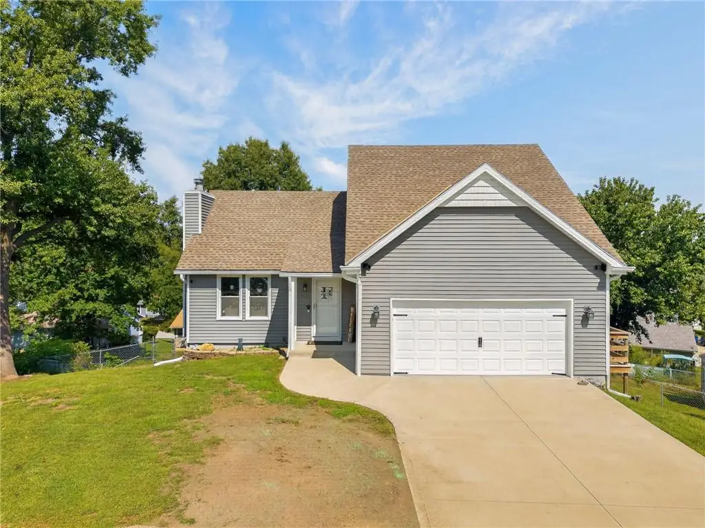 306 Lakeland Drive, Smithville, MO 64089 - #1