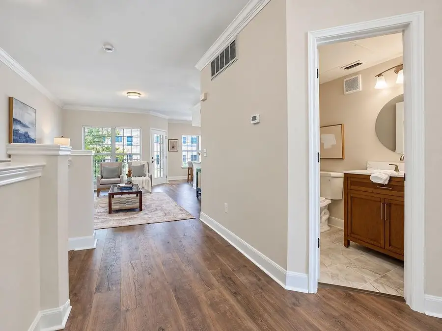 11607 Tomahawk Creek Parkway #E, Leawood, KS 66211 - #2