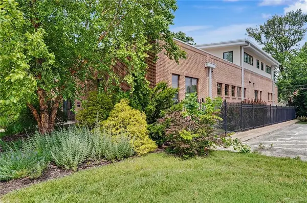 832 Ohio Street, Lawrence, KS 66044