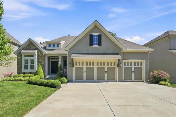 9118 W 178th Terrace, Overland Park, KS 66013