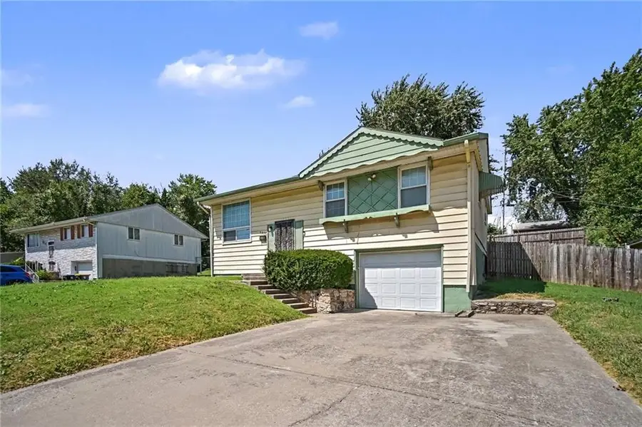 5228 Cypress Avenue, Kansas City, MO 64130 - #2