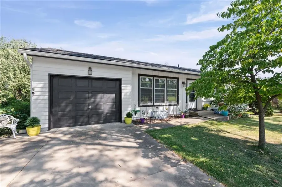 7017 N Montrose Avenue, Kansas City, MO 64151 - #3