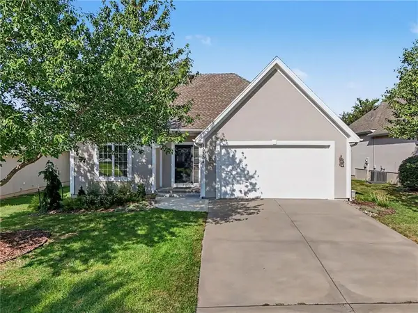 10004 N Arlington Avenue, Kansas City, MO 64157