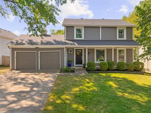 14430 S Summertree Lane, Olathe, KS 66062