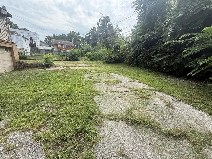 2832 Askew Avenue, Kansas City, MO 64128 - #3