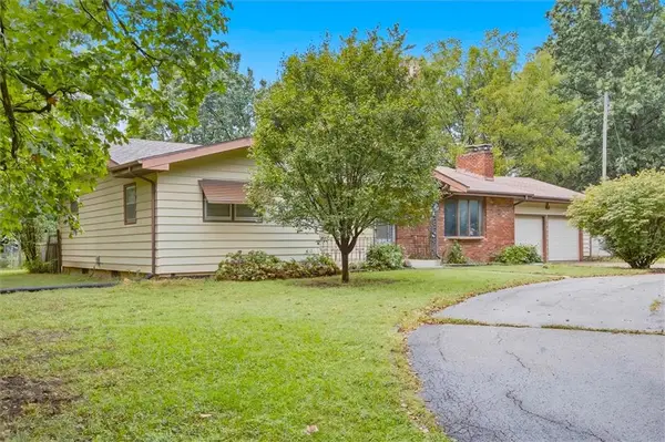 1411 Wagon Wheel Road, Lawrence, KS 66049