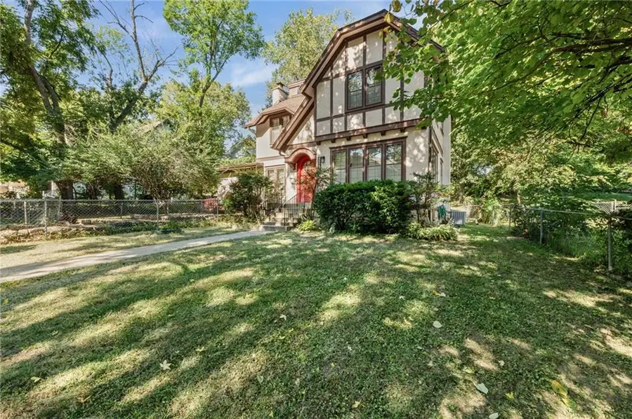 4928 Troostwood Road, Kansas City, MO 64110 - #2