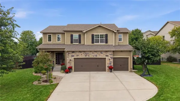 104 S Eastglen Drive, Raymore, MO 64083