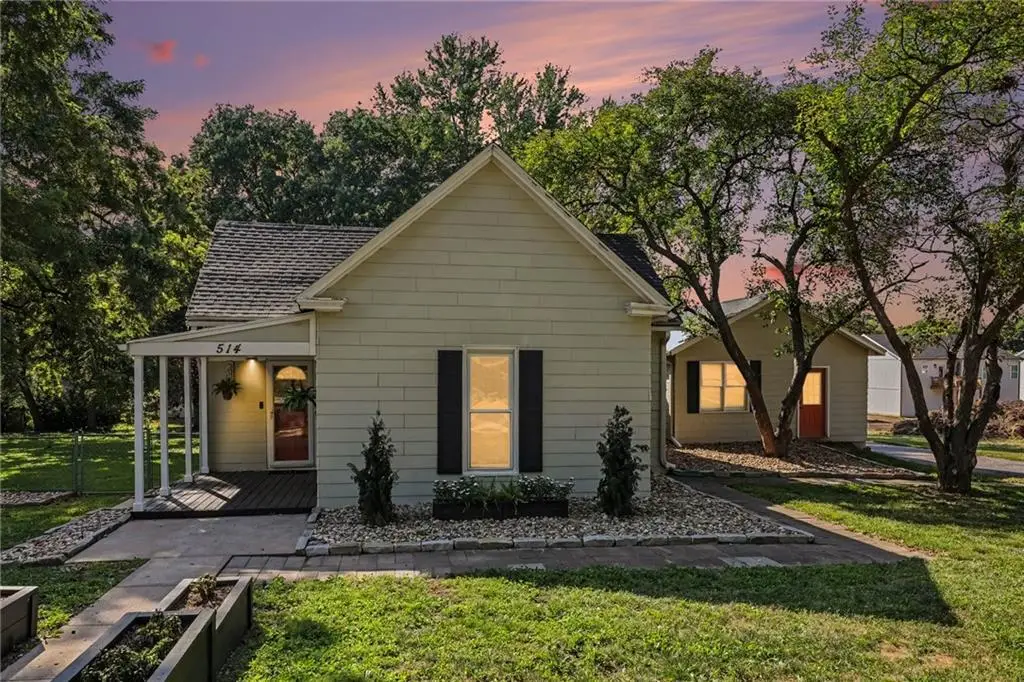 514 N Maple Avenue, Smithville, MO 64089 - #1