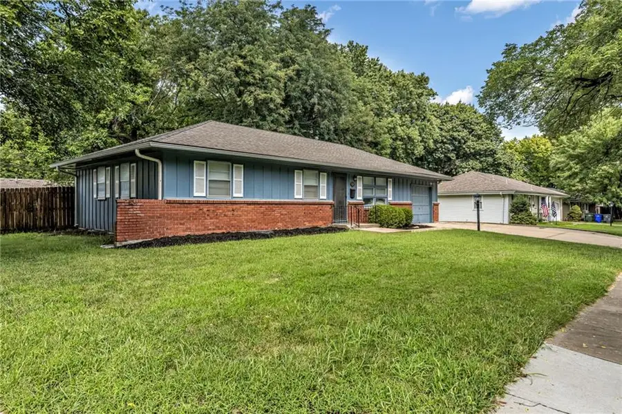 717 S Sunset Drive, Olathe, KS 66061 - #3
