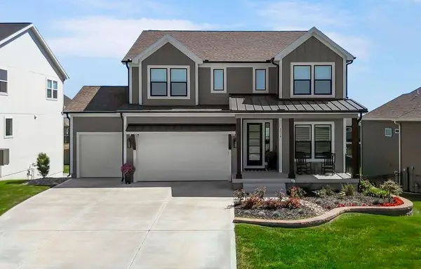 1713 SW Arbormill Terrace, Lee's Summit, MO 64082