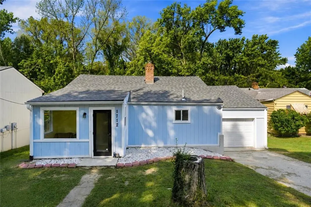 1712 S Brookside Avenue, Independence, MO 64052 - #1