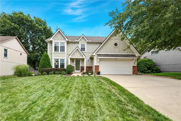 5113 Woodsonia Drive, Shawnee, KS 66226