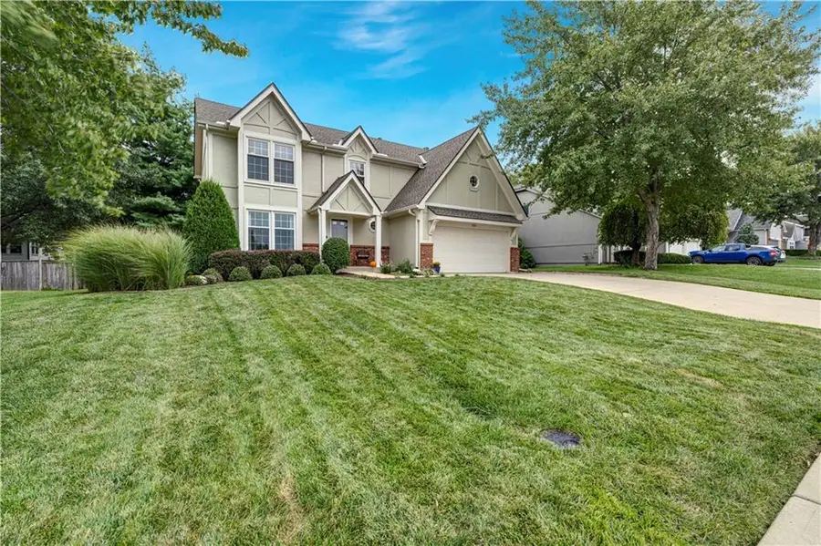 5113 Woodsonia Drive, Shawnee, KS 66226 - #2
