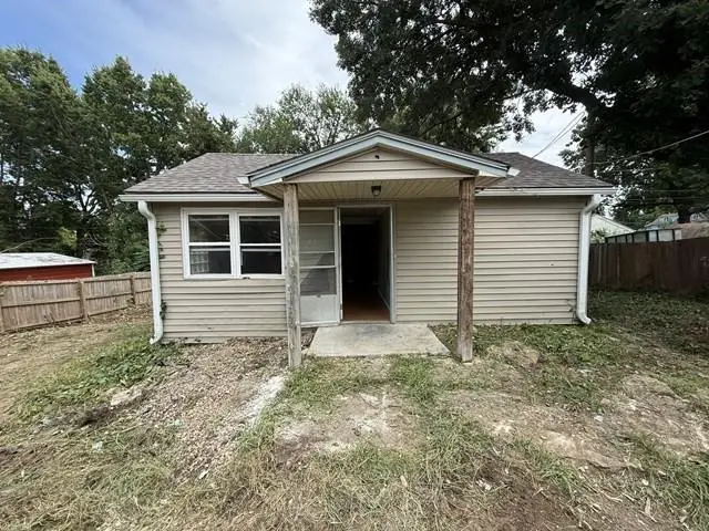 3035 Donnelly Avenue, Kansas City, MO 64129 - #1