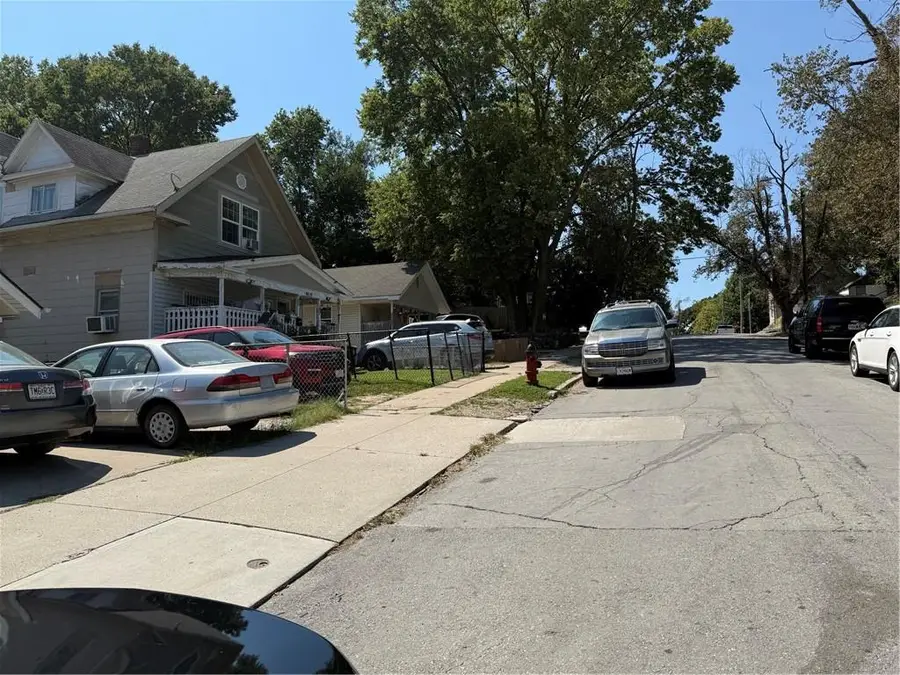 6621 E 12th Terrace, Kansas City, MO 64126 - #3