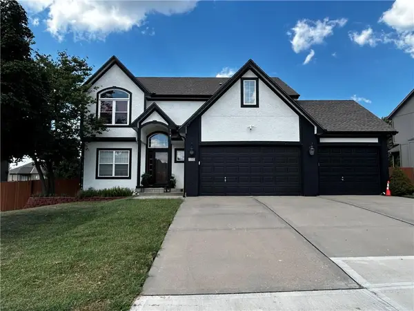 110 S Eastglen Drive, Raymore, MO 64083