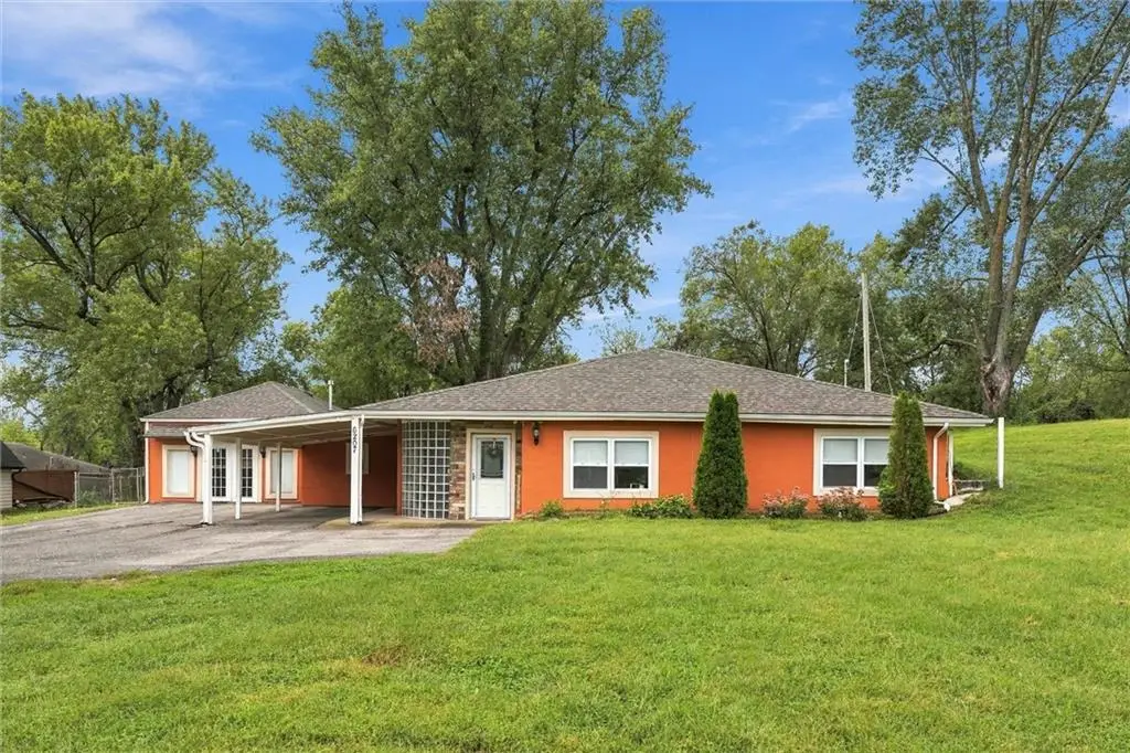 6207 Leavenworth Road, Kansas City, KS 66104 - #1