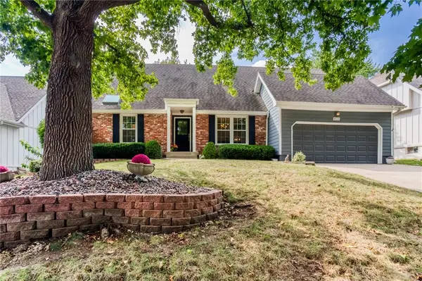 8018 Alden Street, Lenexa, KS 66215