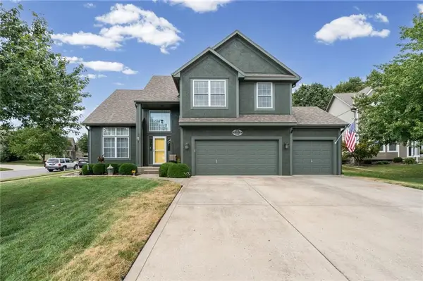 1008 SW 11th Circle, Lee's Summit, MO 64081