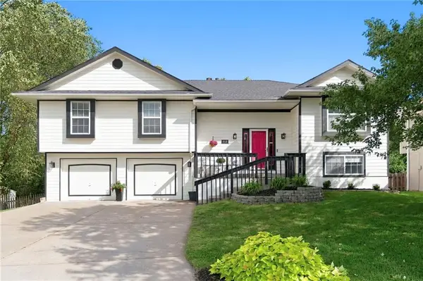 912 Village Street, Leavenworth, KS 66048