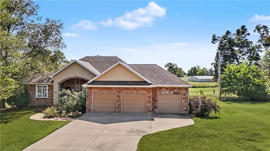 942 E Fairway Drive, Ottawa, KS 66067 - #1