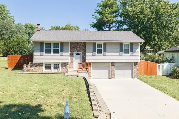 313 Killarney Lane, Blue Springs, MO 64014