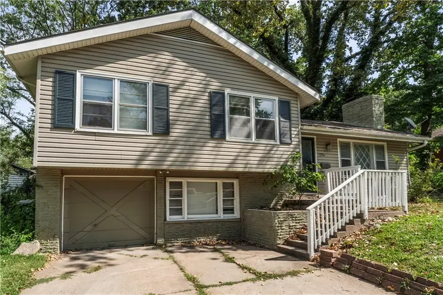 5906 E 97th Street, Kansas City, MO 64134 - #2