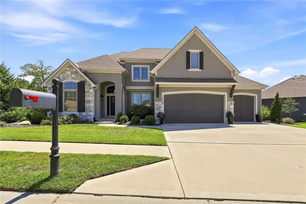 13559 Terrace Park Drive, Parkville, MO 64152