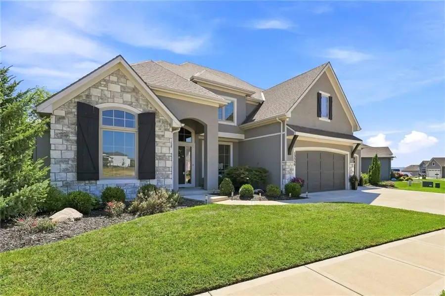 13559 Terrace Park Drive, Parkville, MO 64152 - #2