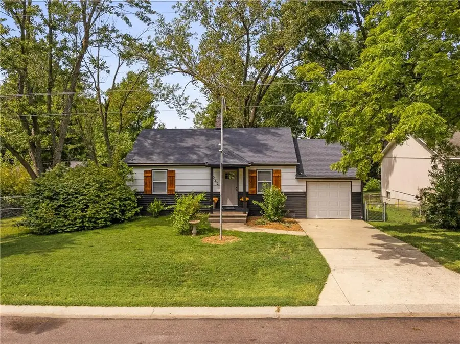 8542 Grandview Avenue, Overland Park, KS 66212 - #3