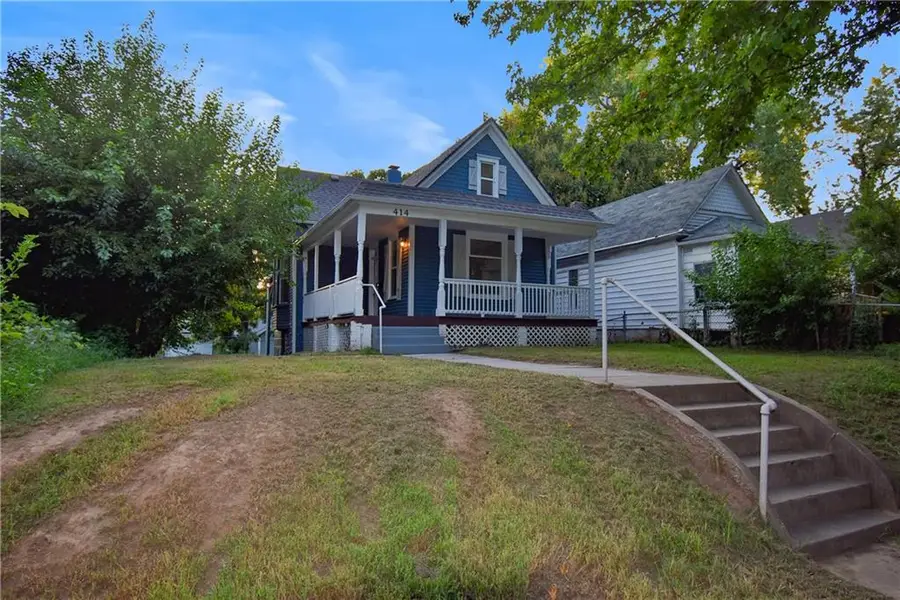 414 Topping Avenue, Kansas City, MO 64123 - #2