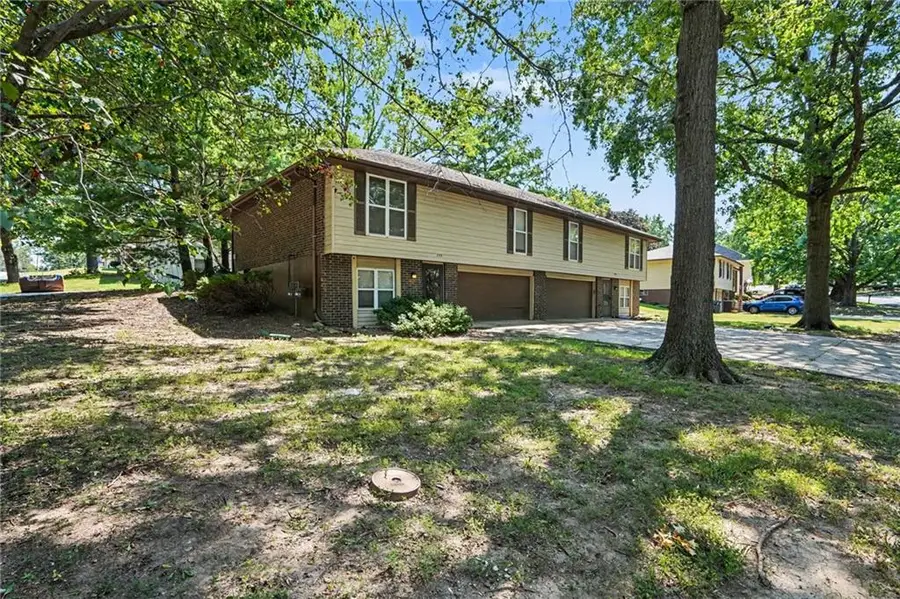 920-922 NW 13th Street, Blue Springs, MO 64015 - #2