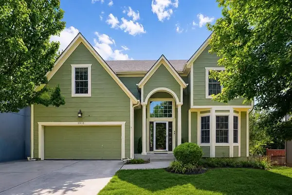 1915 W Ferrel Drive, Olathe, KS 66061