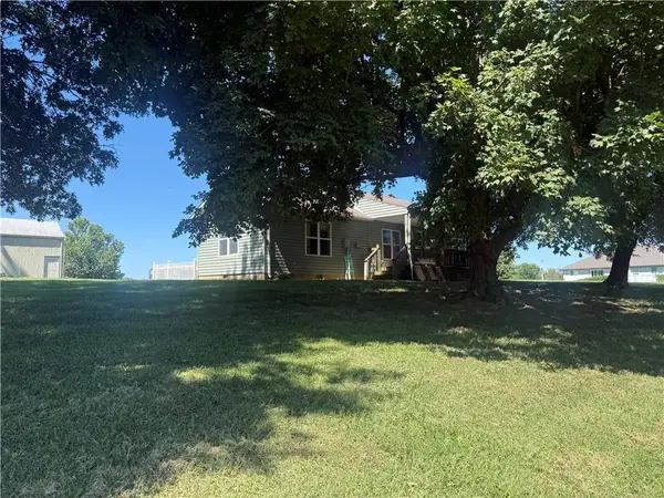 663 Golf Road, Lexington, MO 64067