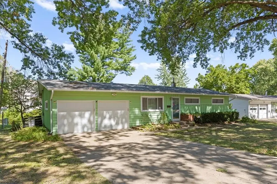 6404 W 76 Street, Prairie Village, KS 66204 - #3