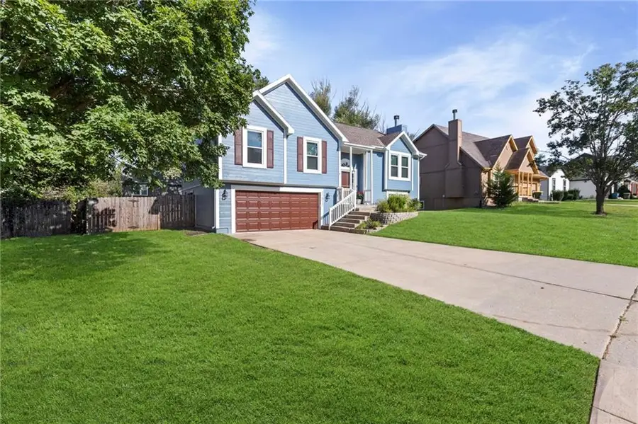 21812 S Vine Street, Spring Hill, KS 66083 - #2