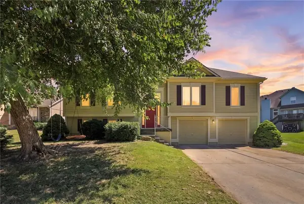 11305 N Holly Street, Kansas City, MO 64155