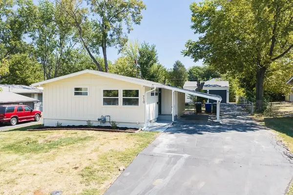 710 S Chestnut Street, Olathe, KS 66061
