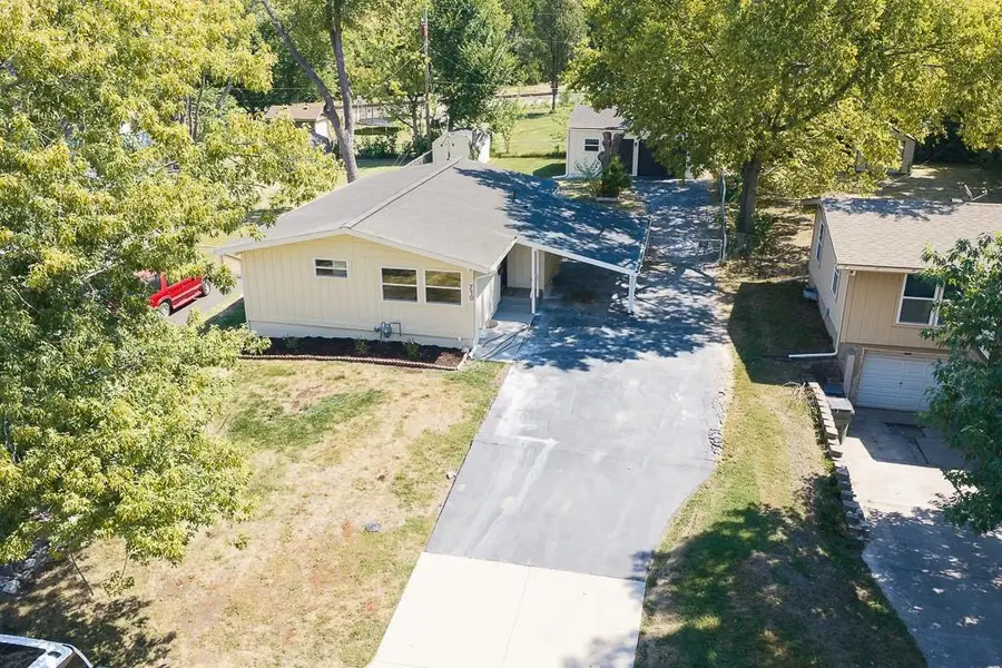 710 S Chestnut Street, Olathe, KS 66061 - #3