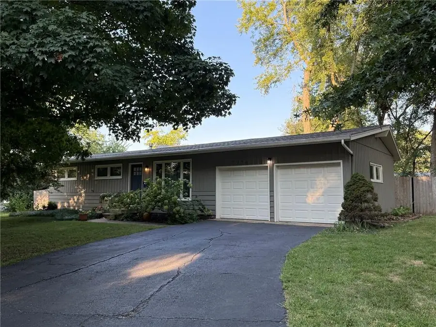 7956 Canterbury Street, Prairie Village, KS 66208 - #2