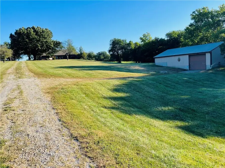 9556 Parallel Parkway, Kansas City, KS 66109 - #2