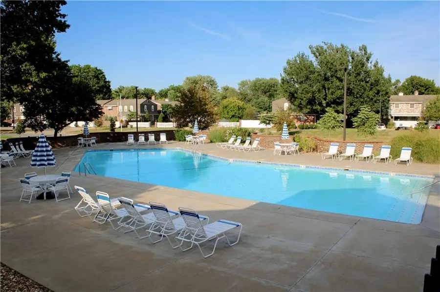 10124 W 96th Street #F, Overland Park, KS 66212 - #2