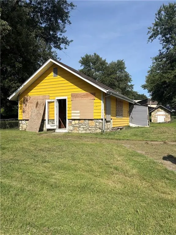 3717 N Brighton Avenue, Kansas City, MO 64117 - #1