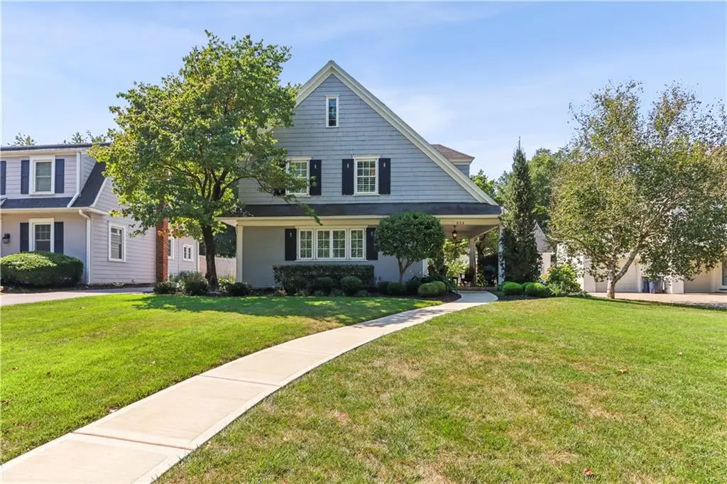 635 Greenway Terrace, Kansas City, MO 64113 - #1