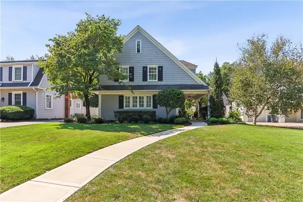 635 Greenway Terrace, Kansas City, MO 64113