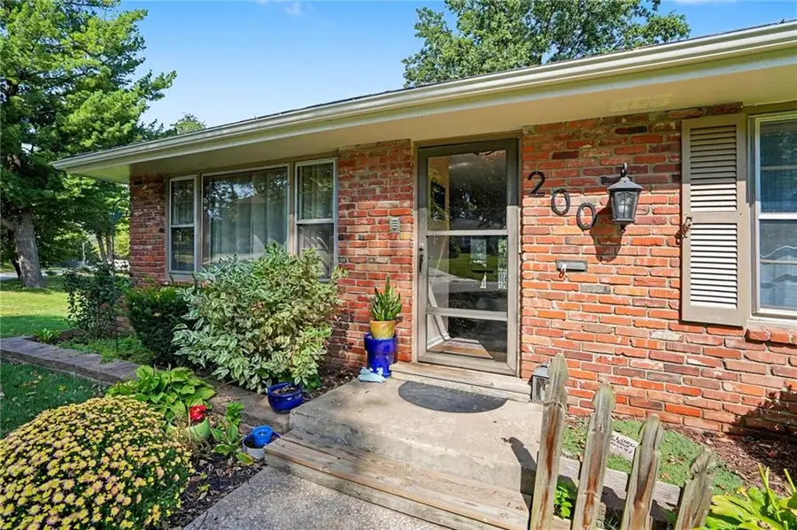 200 W 104th Terrace, Kansas City, MO 64114 - #3