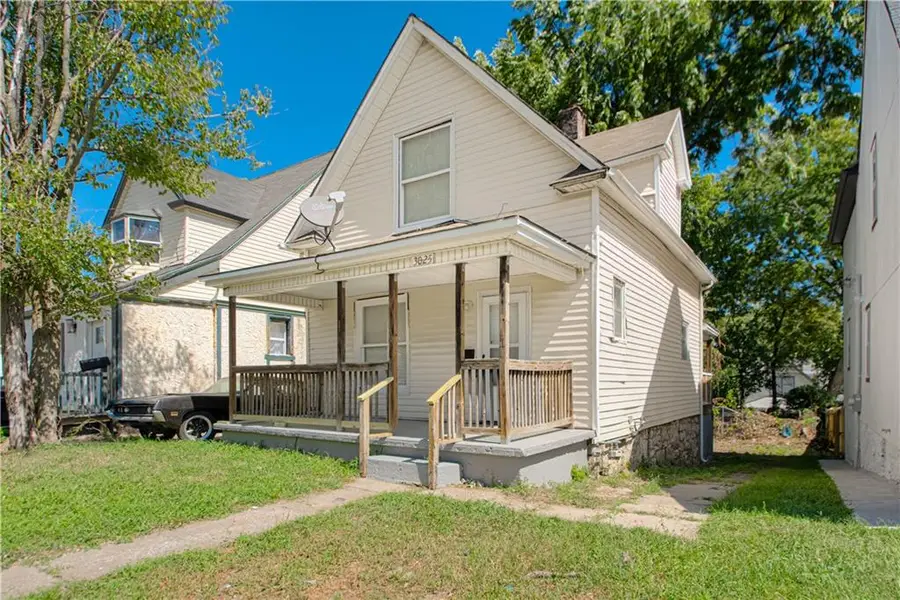 3025 Wayne Avenue, Kansas City, MO 64109 - #2